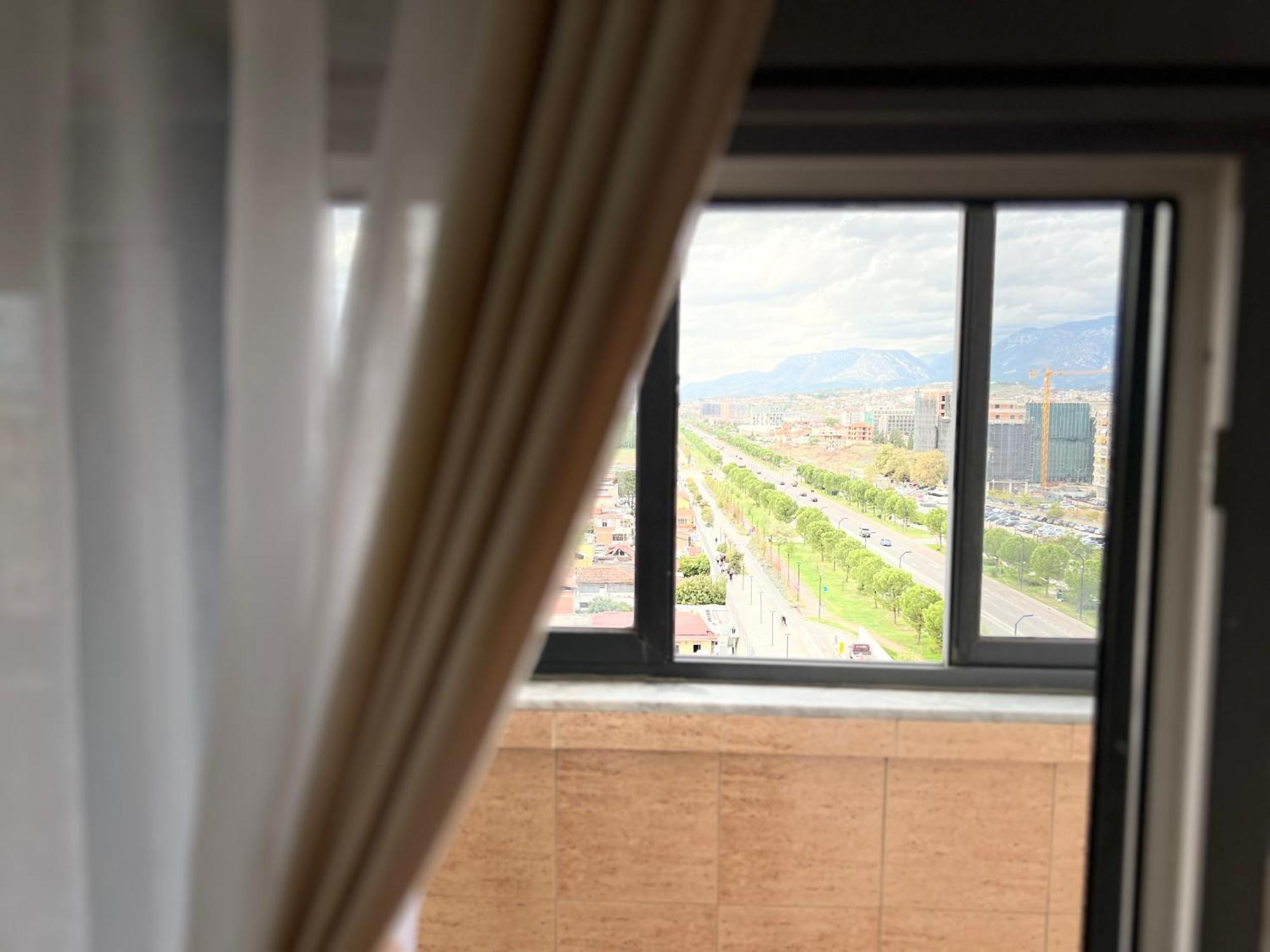 Boulevard Views - Spacious 01 * Tirana